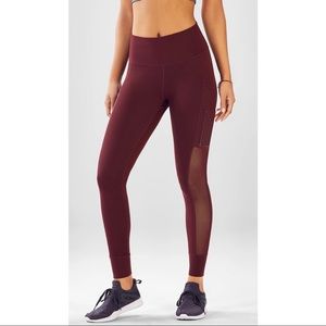 Fabletics “On The Go” powerhold leghings